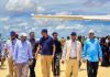 Wafdi uu hoggaaminayo Wasiirka gargaarka Jubbaland oo gaaray Degmada Dhoobley