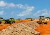 Dowladda Jubbaland oo Bilowday Dhismaha Waddo 5 KM ah oo Muhiim u ah Isu Socodka Gaadiidka iyo Ganacsiga Magaalada Kismaayo