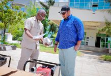 Wasaaradda Gargaarka iyo Maareynta Masiibooyinka Dowladda Jubbaland oo Dowladda Hoose ee Degmada Kismaayo ku wareejisay matooro loogu talagalay in lagu saaro biyaha ku fariista xaafadaha magaalada.