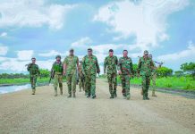 Taliyaha daraawiishta Jubbaland oo kormeeray dhismaha waddada Kismaayo iyo Afmadow.