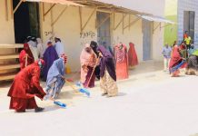 Kismayo Mayor Inspects town Clean-Up Campaign